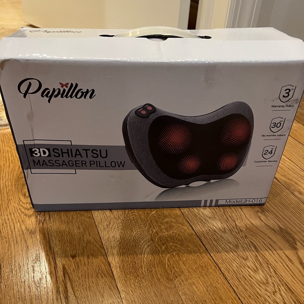 Papillon 3D Shiatsu Massager Pillow. Never used. Heat capability
